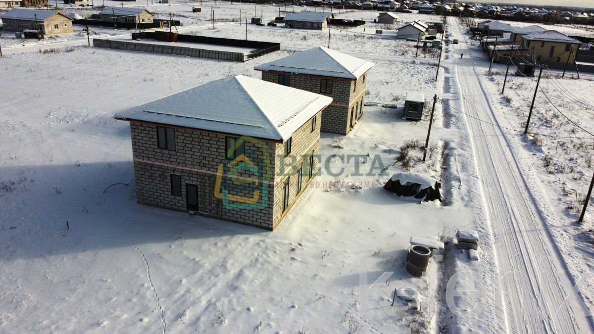 дом 240 метров, участок 10 сот